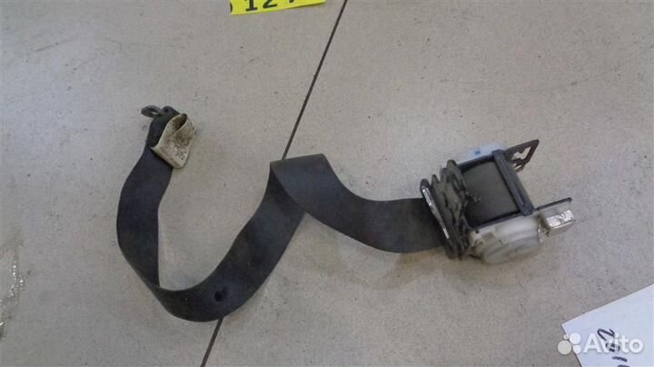 Ремень безопасности задний Toyota Corolla E150 20