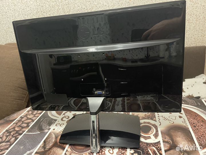 Монитор LG 21.5