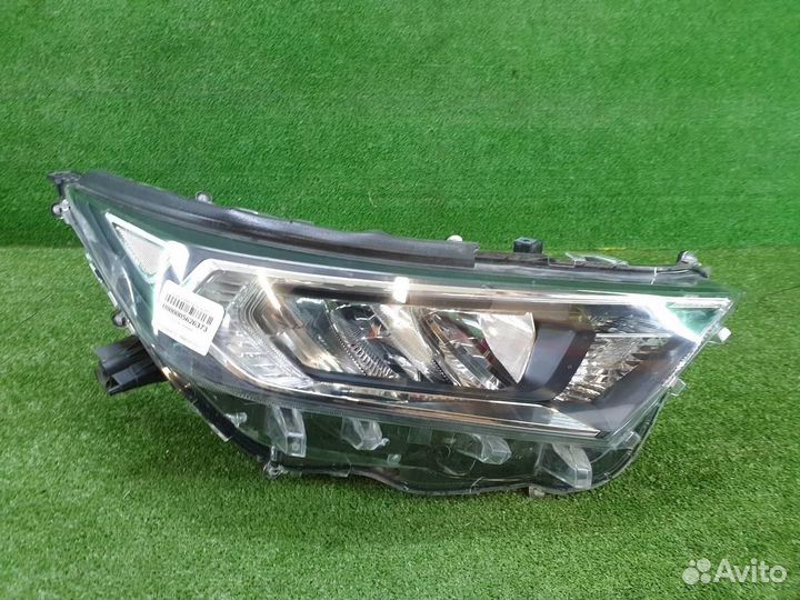 Фара правая Toyota RAV4