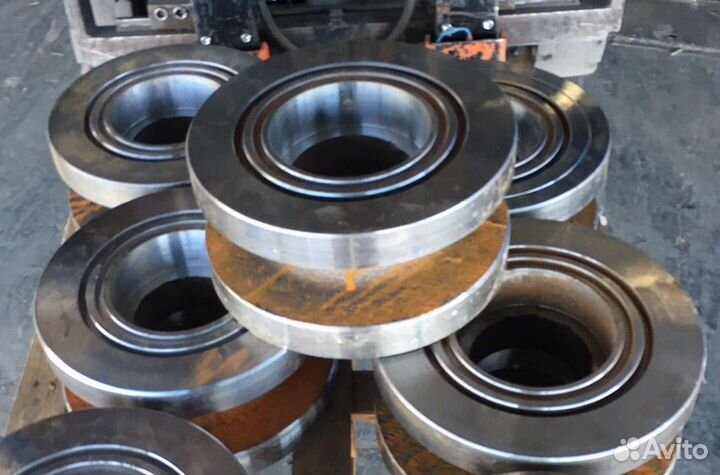 Ролик опорного катка 720.115-12.05.1.000-00 рдк-25