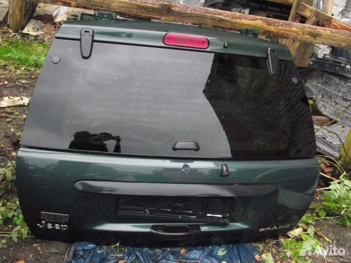 Дверь багажника Jeep Grand Cherokee