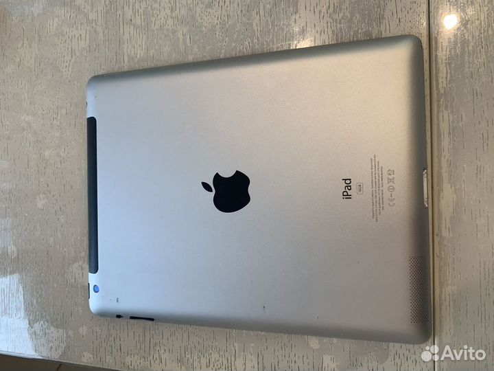 iPad Wi-Fi + Cellular (3-го поколения)