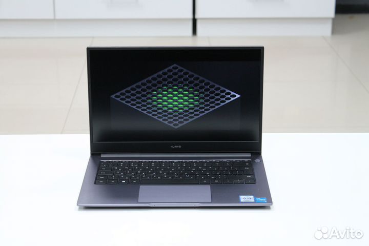 Отличный ультрабук Huawei 14