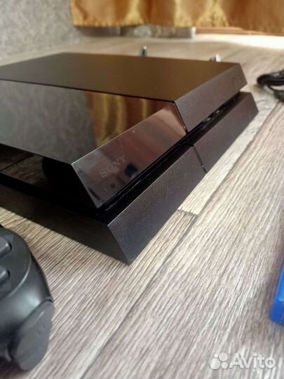 Sony PS4.два геймпада, игры