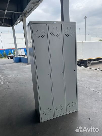 Металлический шкаф для раздевалки Практик ls-31