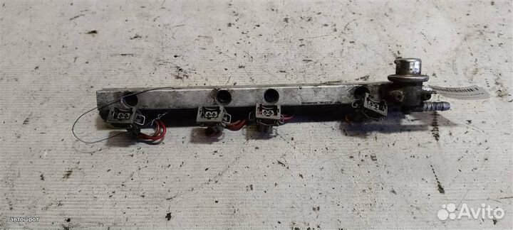 Рампа топливная км-т volkswagen Golf III 91-97г