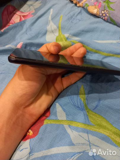 Телефон Samsung а20