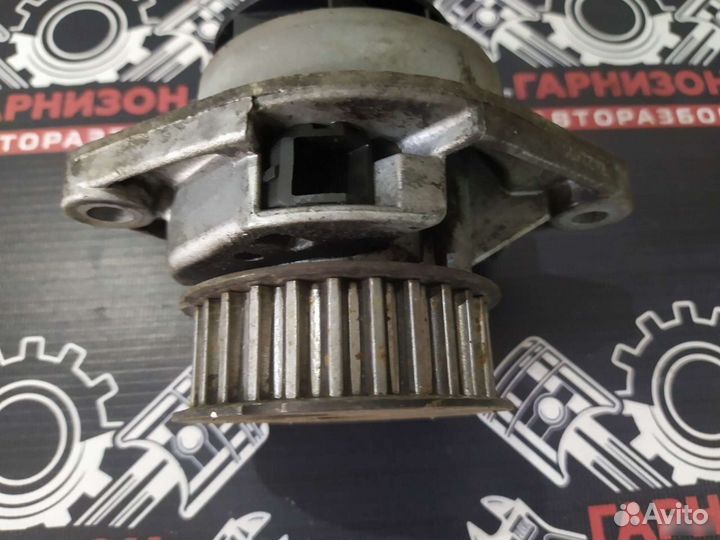 Водяной насос помпа Volkswagen Golf IV