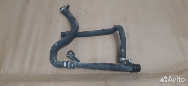 Вольво XC70 S80 3.2 3.0 шланг охлаждения двигателя