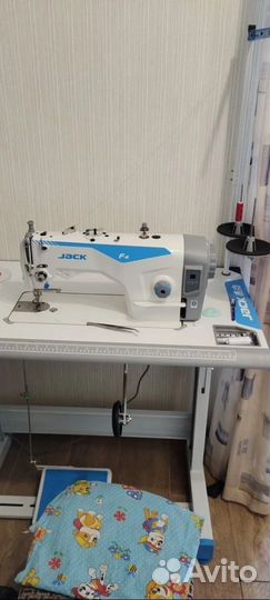 Швейная машина jack f4