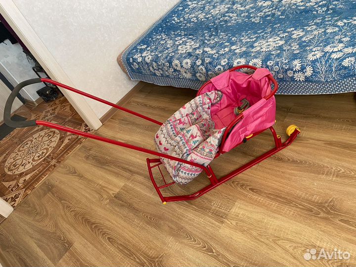 Детские санки с чехлом