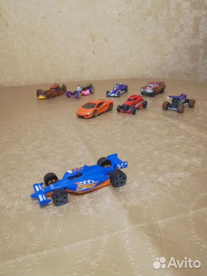 Набор моделек HotWheels