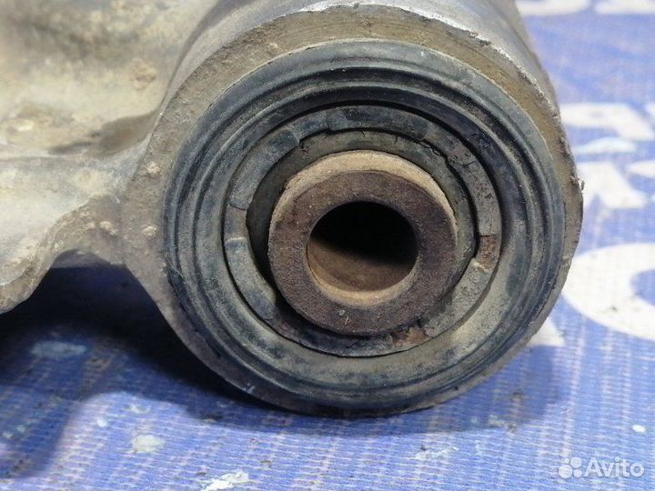 Передний правый рычаг Chevrolet Cruze седан 2011