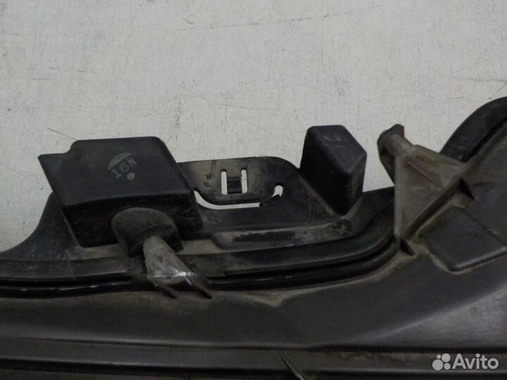 Ходовой огонь правый на Lexus NX 8161078040