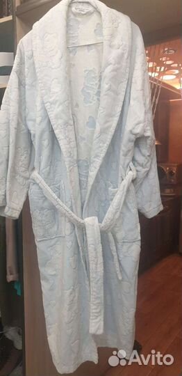 Два махровых халата