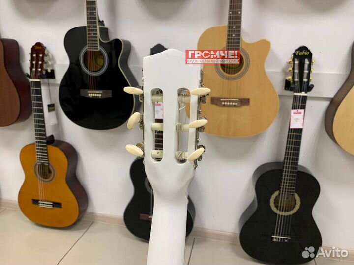 Классическая гитара (38) белая - новая