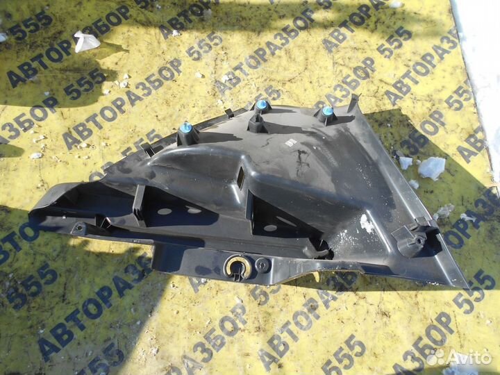 Обшивка задней правой стойки Renault Sandero 2009