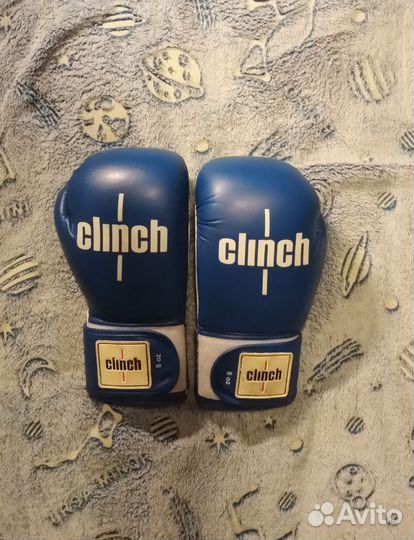 Боксерские перчатки clinch 8oz