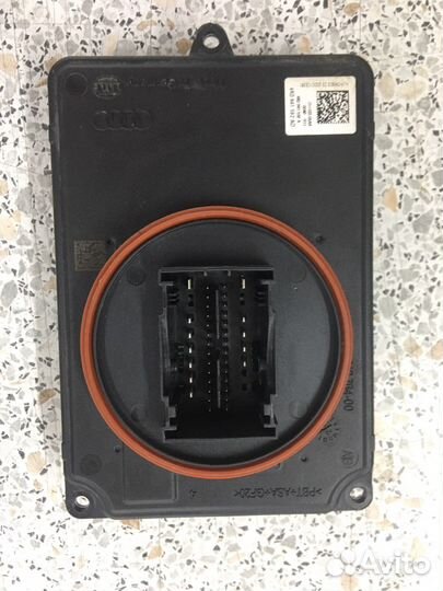 Блок управления фарой Audi Q7 C8
