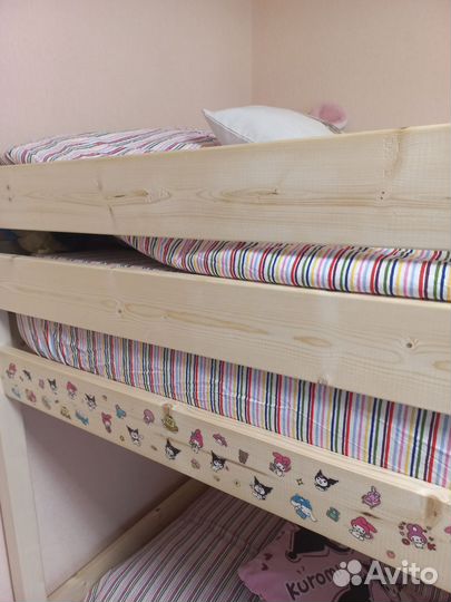 Двухъярусная кровать