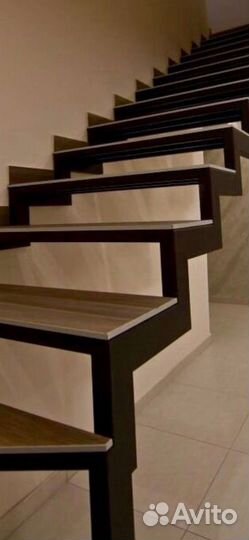 Металл каркасы,Лестницы на второй этаж. Ступени