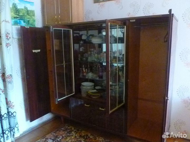 Продаётся шкаф-сервант 