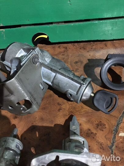 Замок зажигания Ford Transit 7