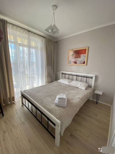 2-к. квартира, 54 м², 2/4 эт.