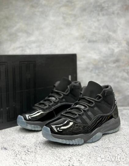 Air Jordan 11 Retro Cap & Gown