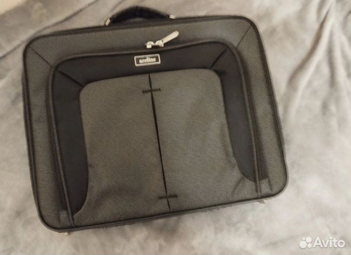 Портфель для ноутбука