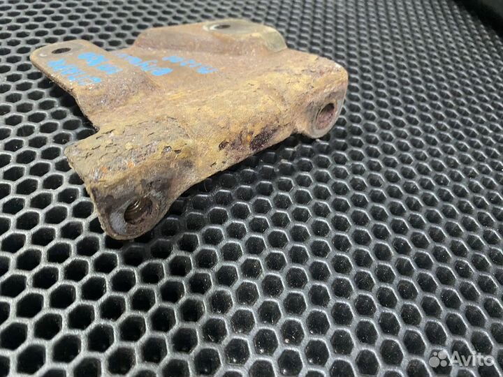 Кронштейн выпускного коллектора spark m300