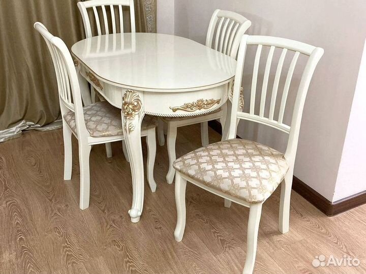 Столы и стулья