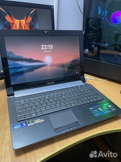Ноутбук asus