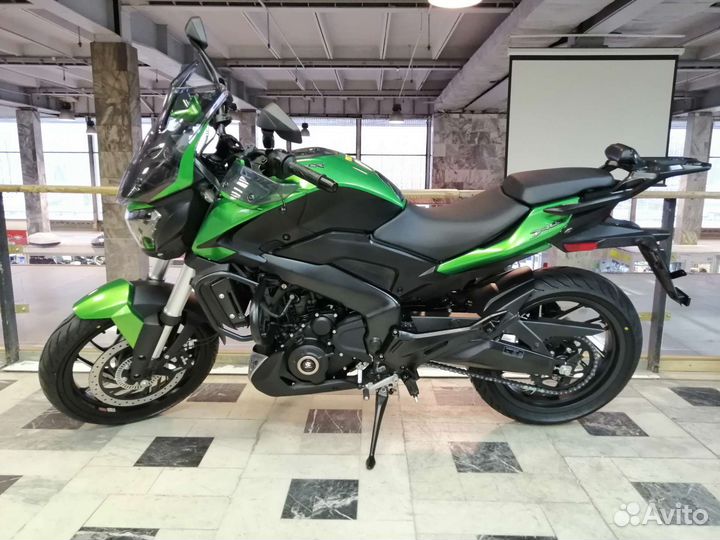 Мотоцикл Bajaj Dominar 400