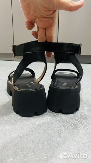 Босоножки женские