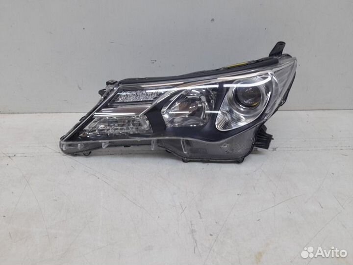 Фара левая Toyota Rav4 40 2012-2015