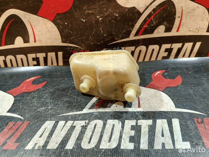 Бачок тормозной жидкости Daewoo Nexia седан