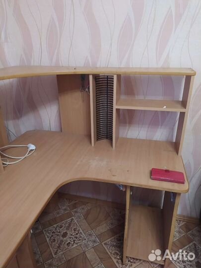 Компьютерный стол