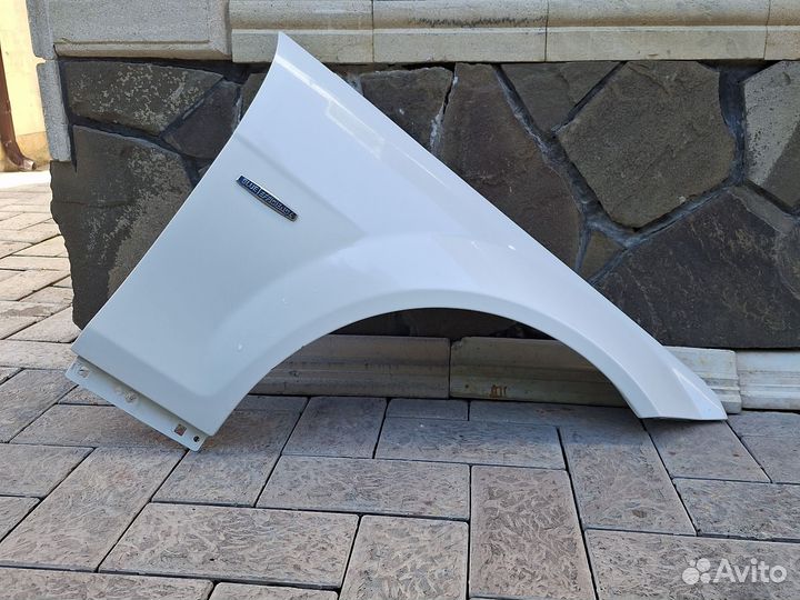 Крыло переднее правое на мерседес 204, C-klass