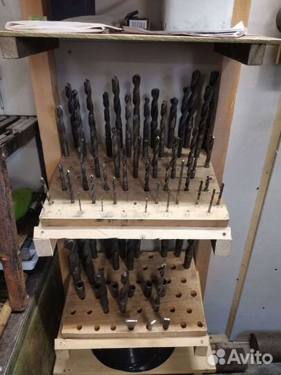 Токарь. Услуги токаря. Токарные работы по металлу