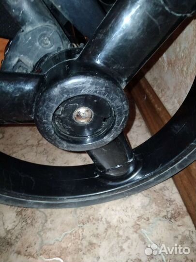 Прогулочная коляска (3-х колесная)