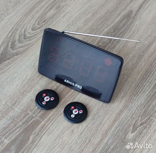 Табло отображения вызова на русском, кнопка вызова