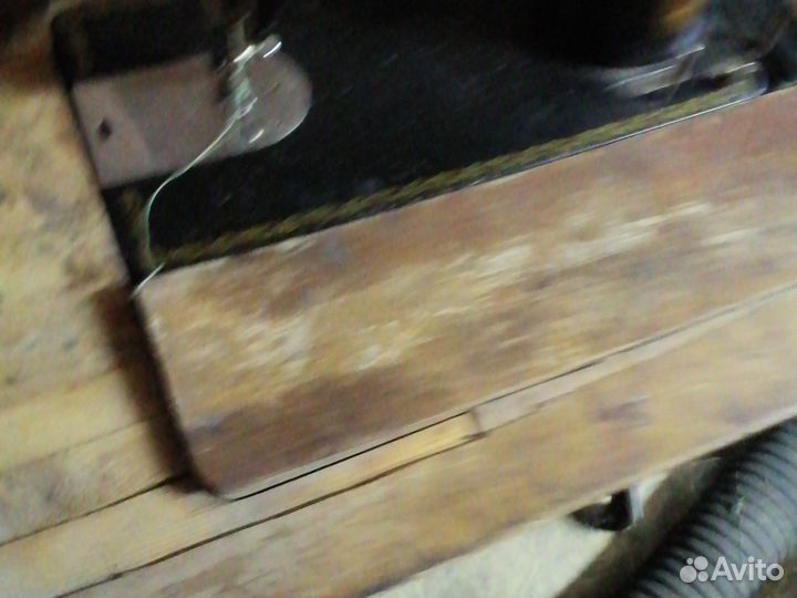 Машинка швейная ножная подольский зав С. С. С. Р