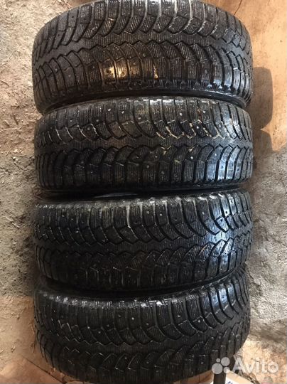 Bridgestone Blizzak Spike-01 185/65 R15