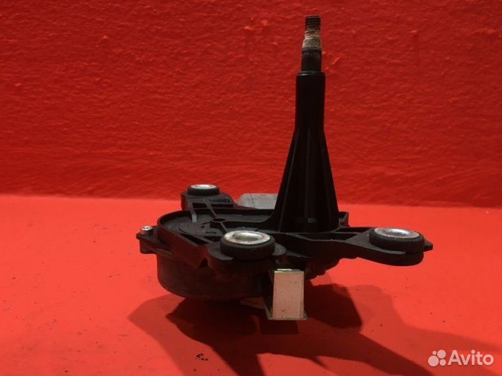 Моторчик стеклоочистителя задний Nissan Primera