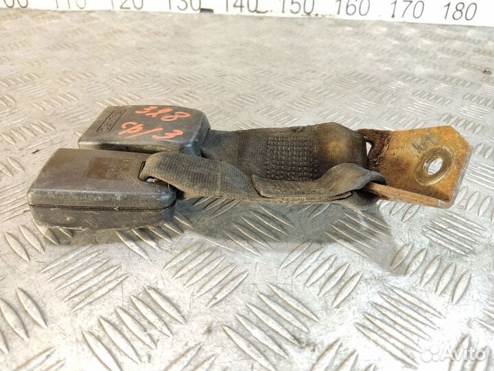 Ответная часть ремня безопасности Nissan Primera 1