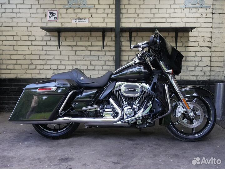 Harley Davidson street glide CVO limited