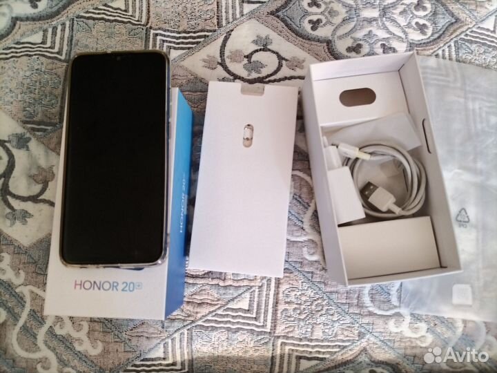 HONOR 20e, 4/64 ГБ
