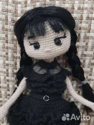 Кукла Уэнсдей Аддамс вязаная.ручная работа