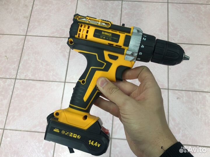 Шуруповерт DeWalt